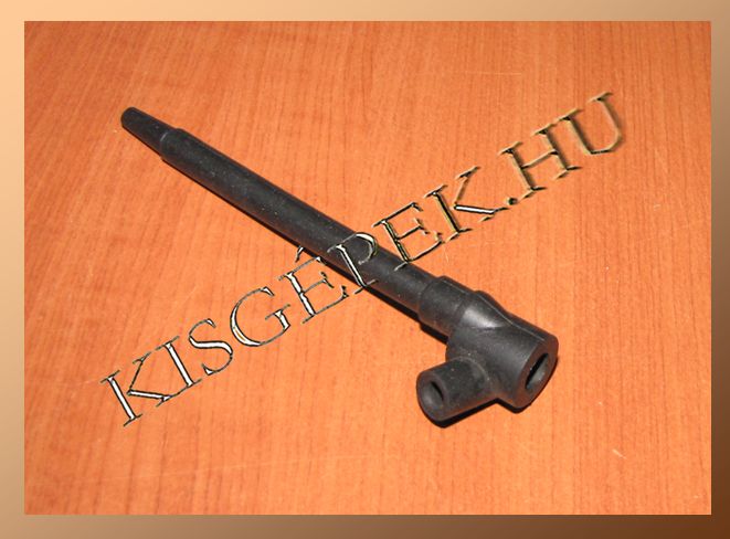 Olajcső Makita UC 3520 A, olajszivattyú csatlakozó